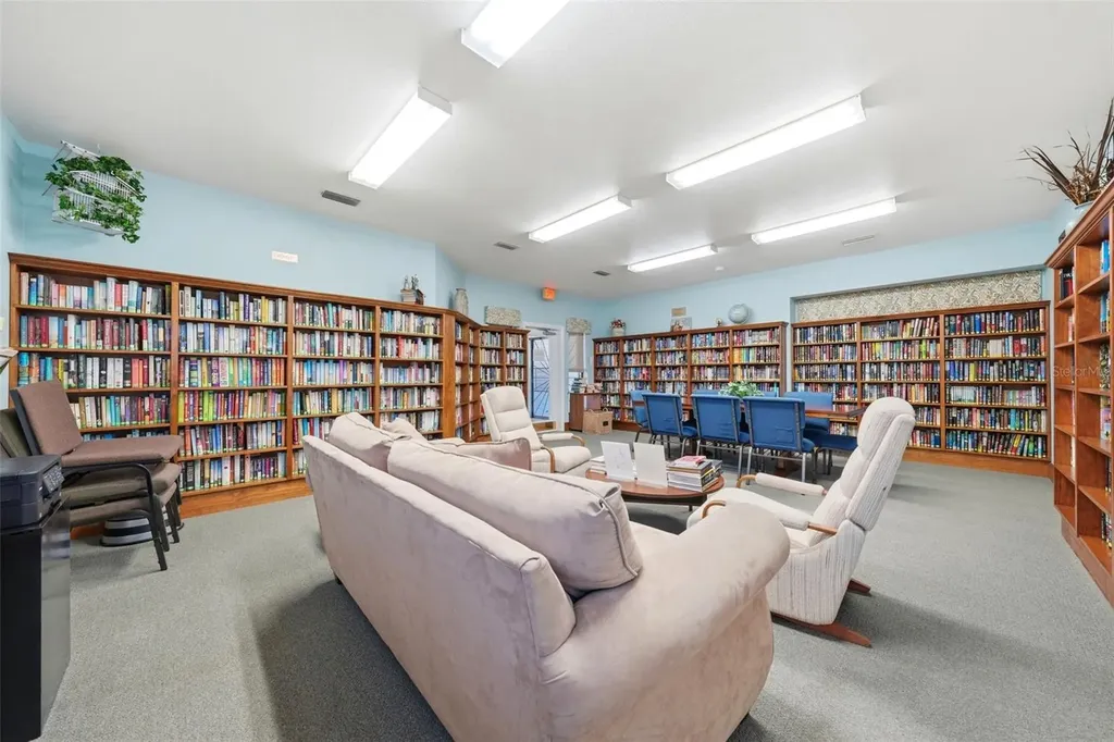 220 Juniper Way Tavares FL 32778