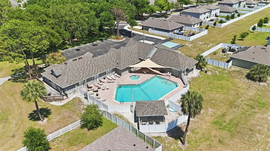 220 Juniper Way Tavares FL 32778