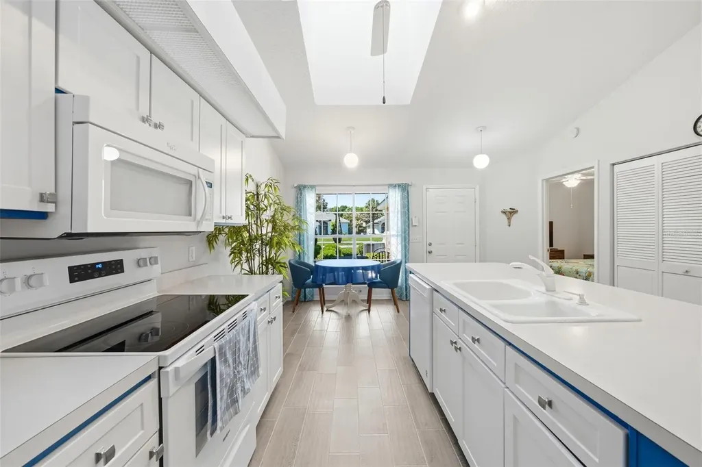 220 Juniper Way Tavares FL 32778