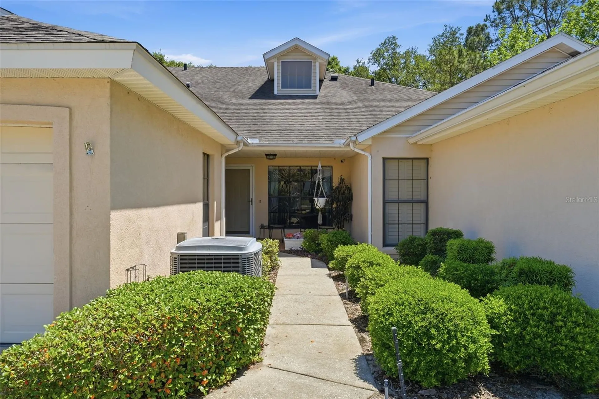 220 Juniper Way Tavares FL 32778