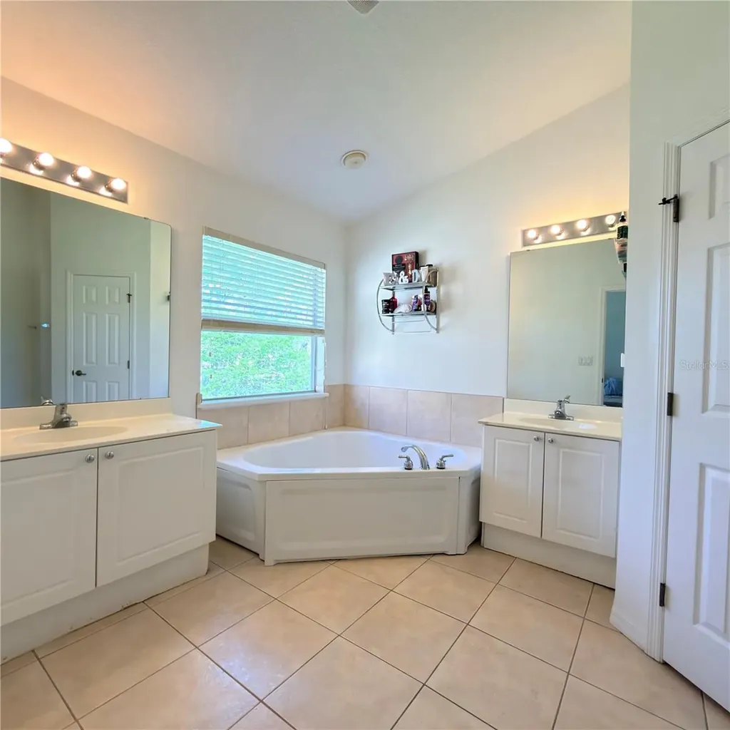 2853 Club Cortile Circle Kissimmee FL 34746