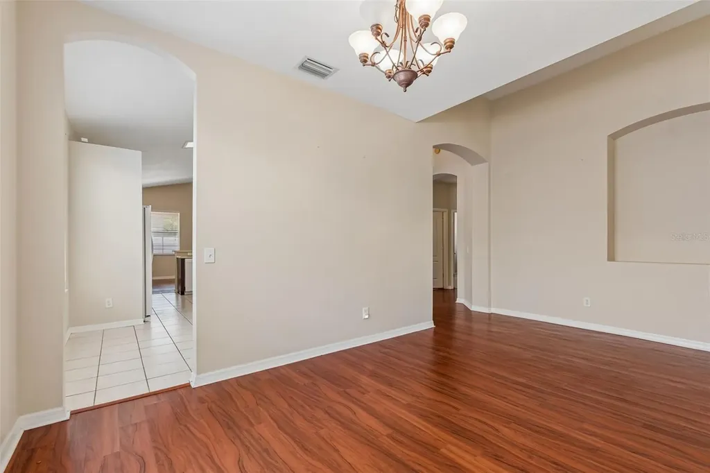 4789 Whispering Wind Avenue Tampa FL 33614