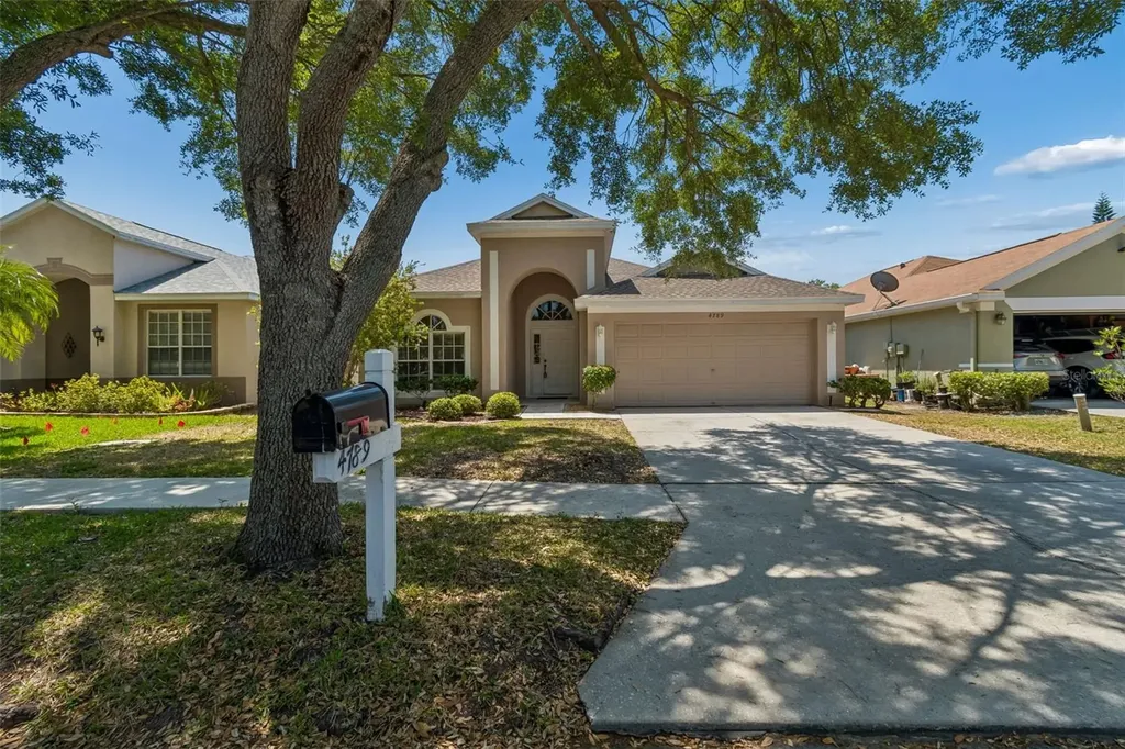 4789 Whispering Wind Avenue Tampa FL 33614