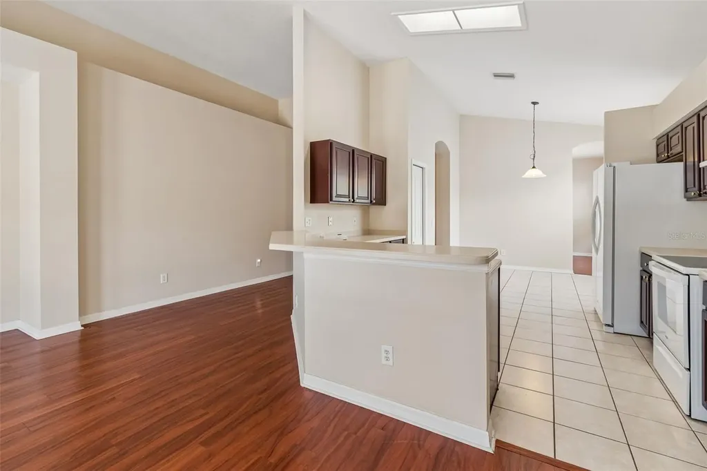 4789 Whispering Wind Avenue Tampa FL 33614