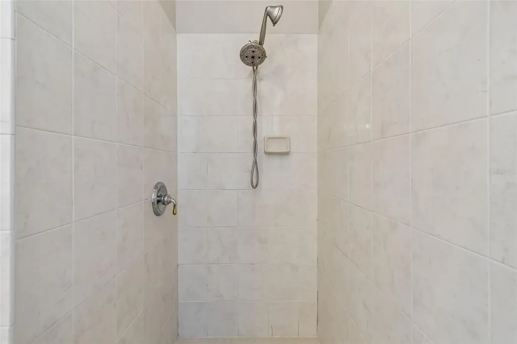 4789 Whispering Wind Avenue Tampa FL 33614
