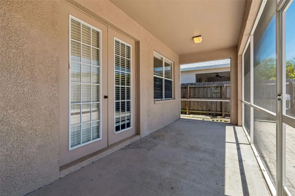 4789 Whispering Wind Avenue Tampa FL 33614