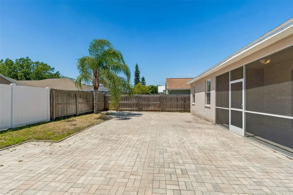 4789 Whispering Wind Avenue Tampa FL 33614