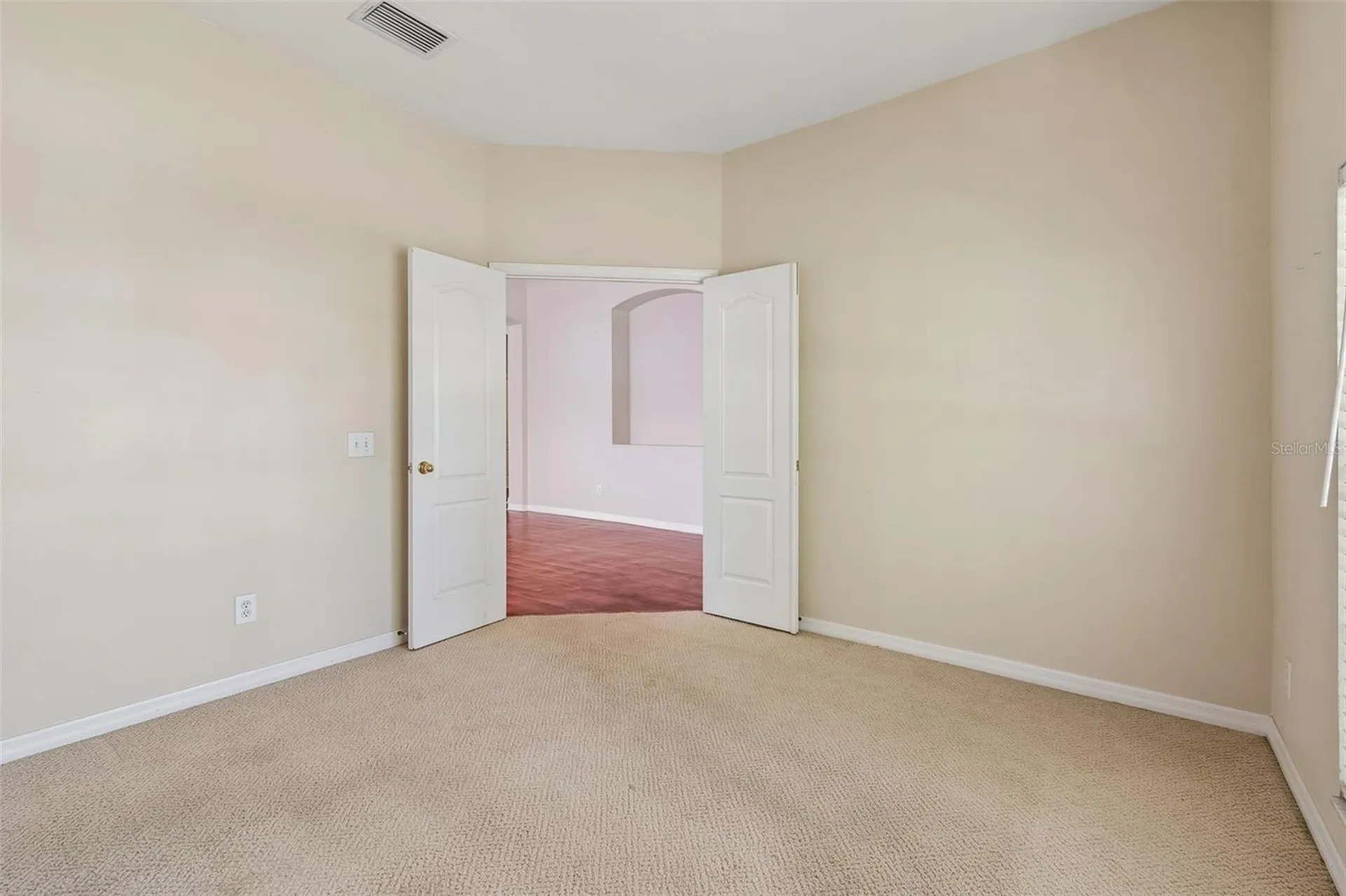 4789 Whispering Wind Avenue Tampa FL 33614