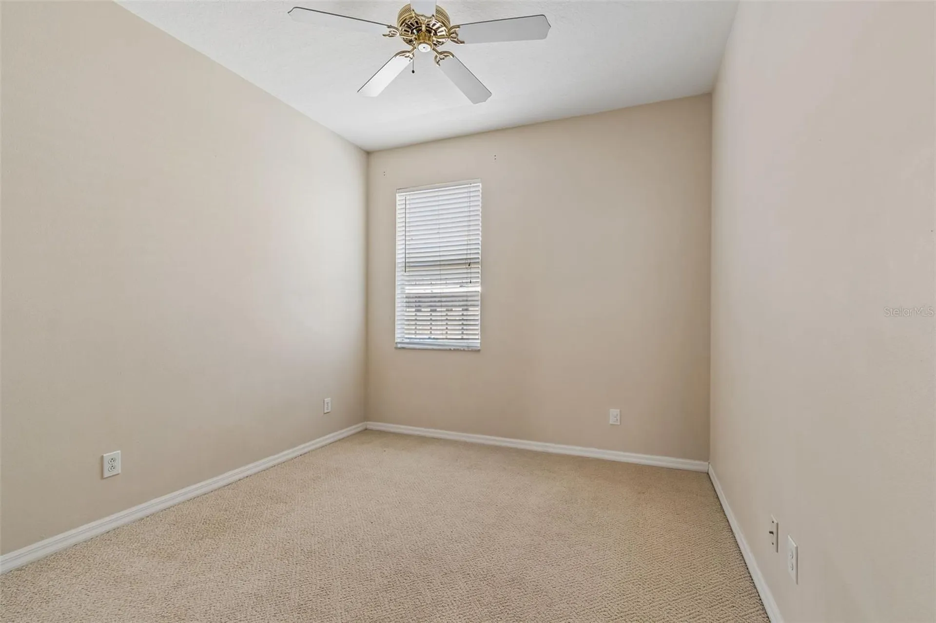 4789 Whispering Wind Avenue Tampa FL 33614