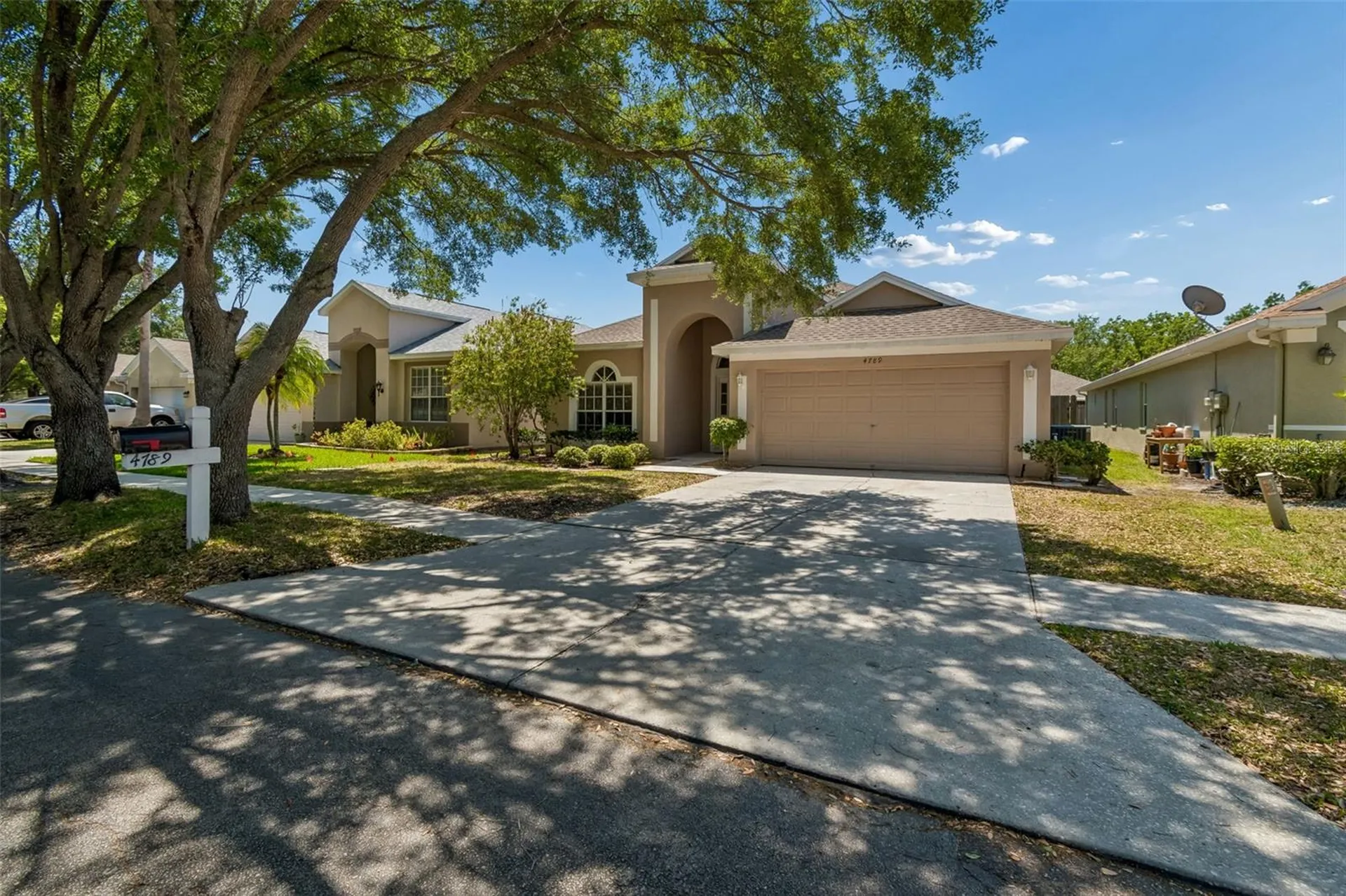 4789 Whispering Wind Avenue Tampa FL 33614