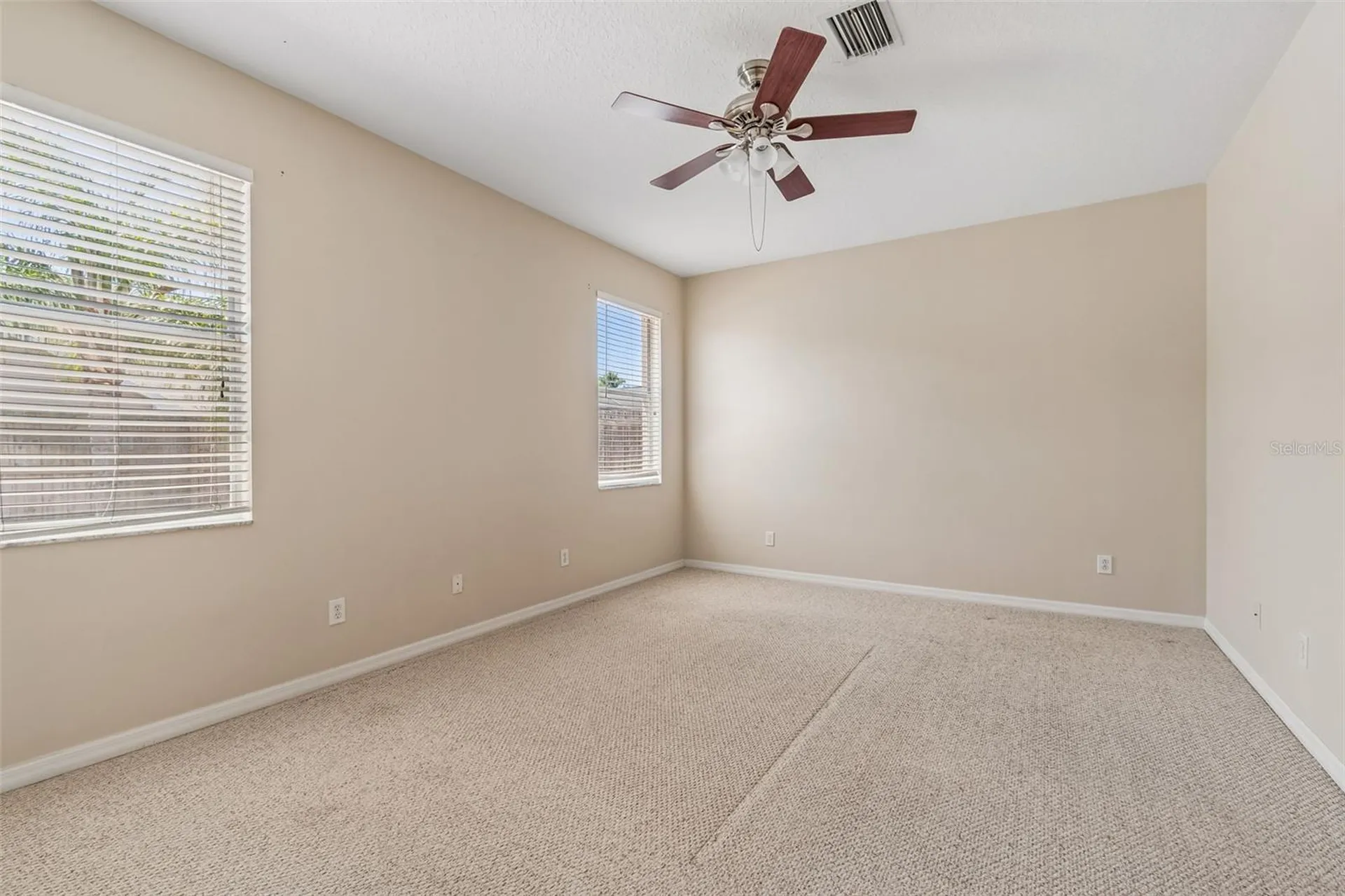 4789 Whispering Wind Avenue Tampa FL 33614