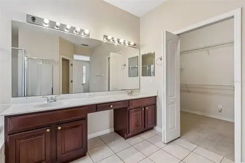 4789 Whispering Wind Avenue Tampa FL 33614