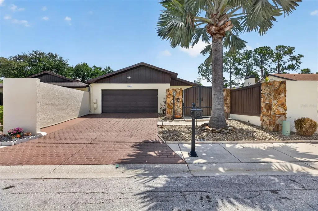 13522 Avista Drive Tampa FL 33624