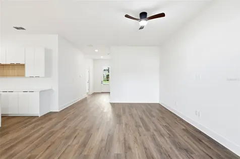 162 W Romany Loop Beverly Hills FL 34465