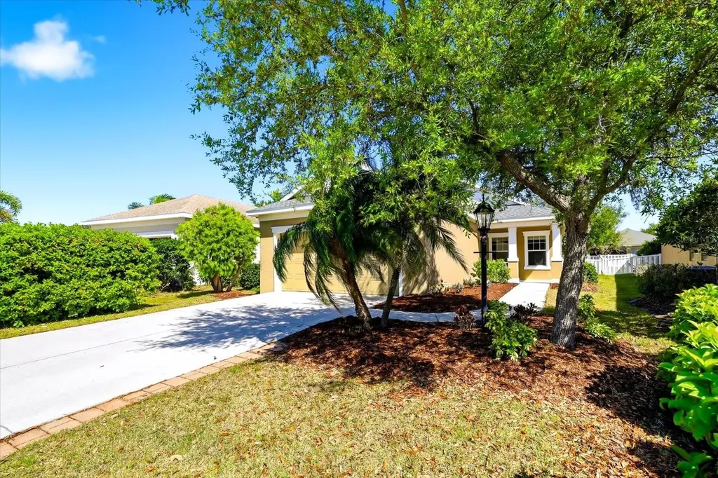 4905 Boston Common Glen Bradenton FL 34211