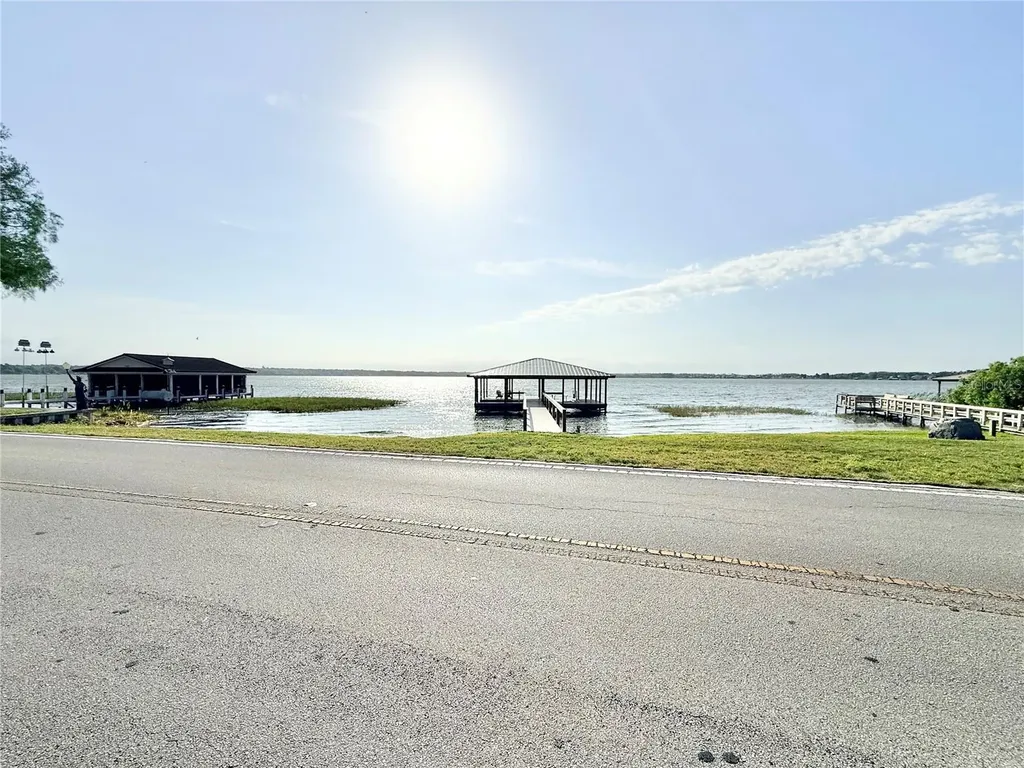 3155 Lakeshore Drive Mount Dora FL 32757