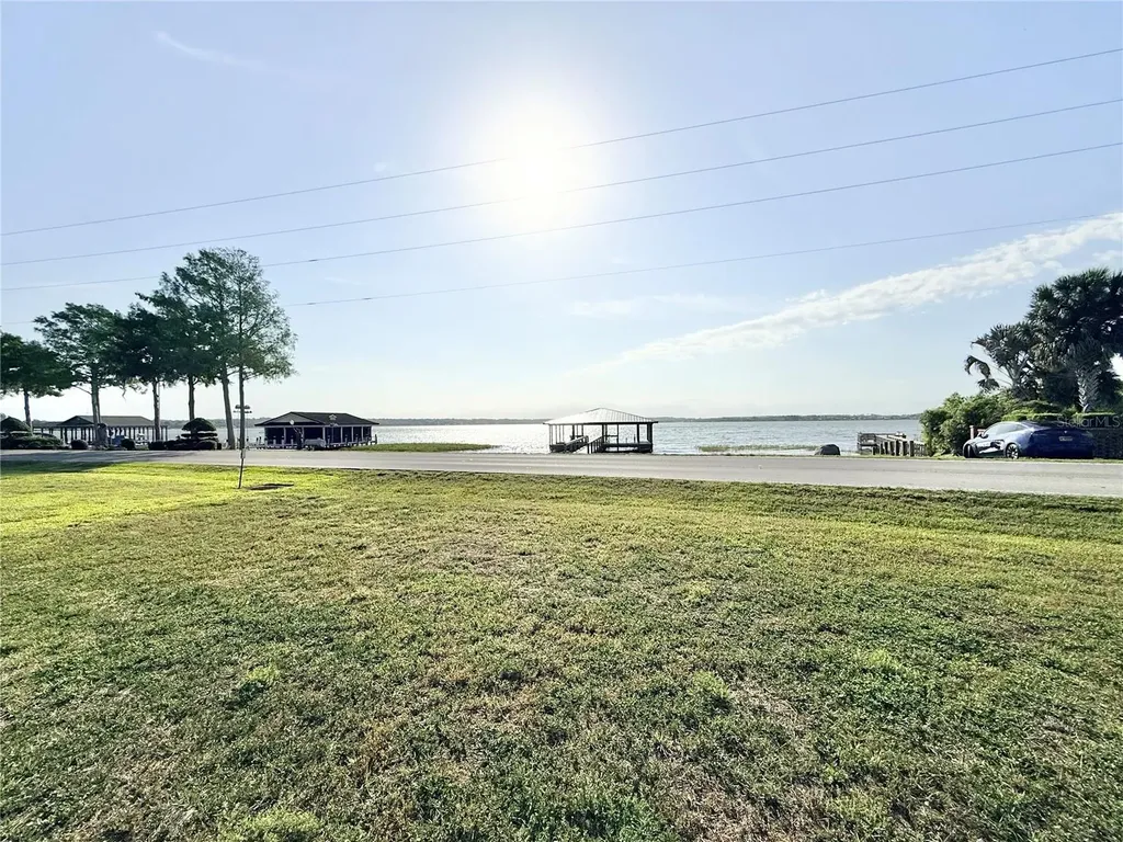 3155 Lakeshore Drive Mount Dora FL 32757