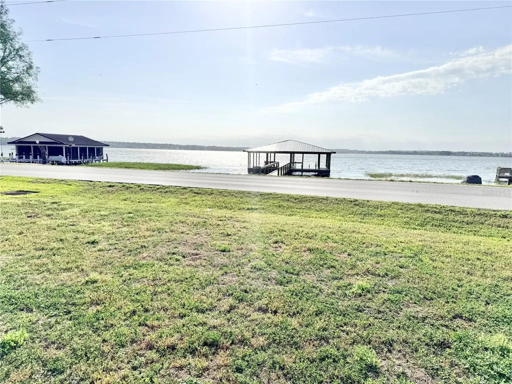 3155 Lakeshore Drive Mount Dora FL 32757