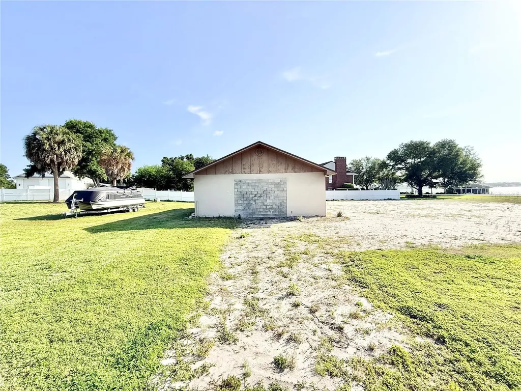 3155 Lakeshore Drive Mount Dora FL 32757