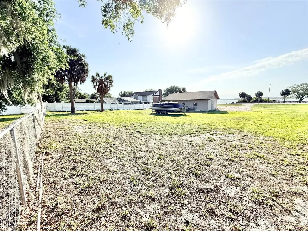 3155 Lakeshore Drive Mount Dora FL 32757