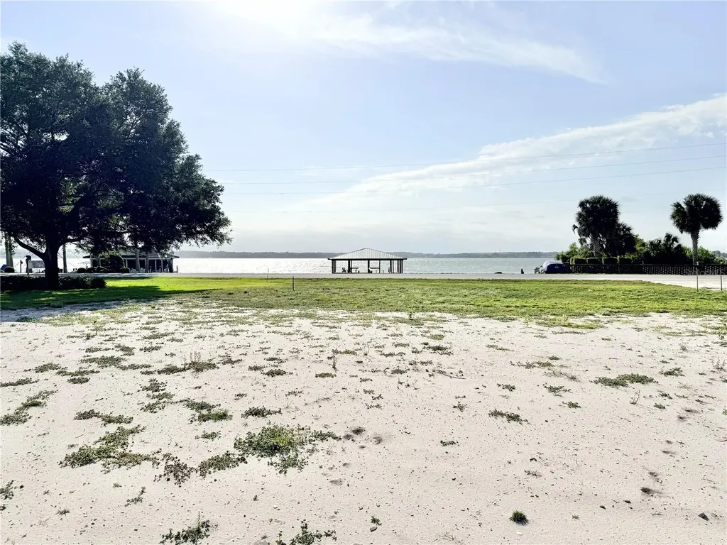 3155 Lakeshore Drive Mount Dora FL 32757