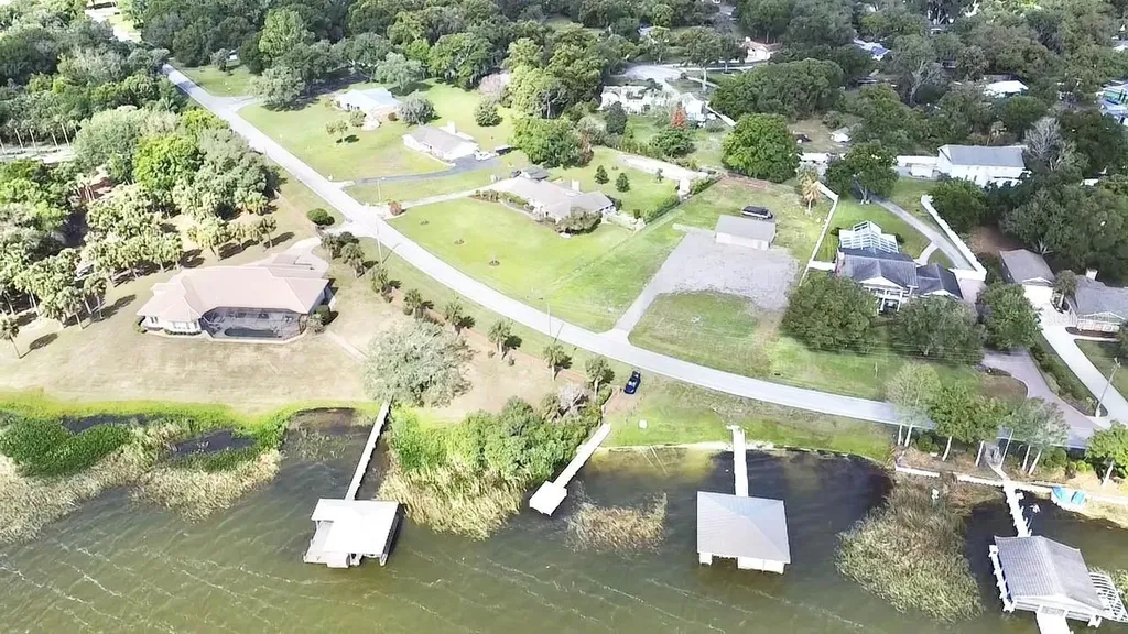 3155 Lakeshore Drive Mount Dora FL 32757