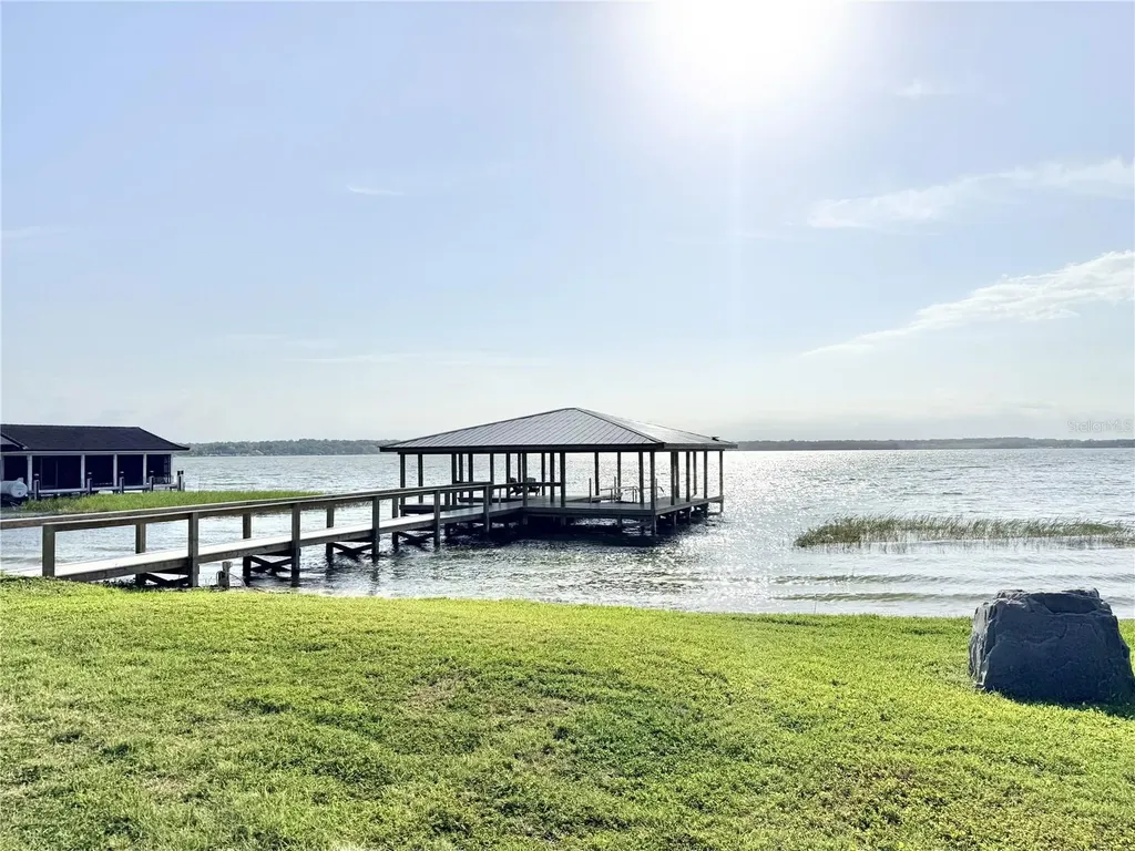 3155 Lakeshore Drive Mount Dora FL 32757