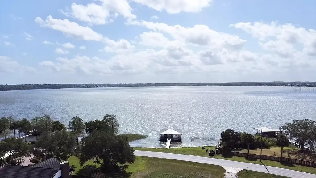 3155 Lakeshore Drive Mount Dora FL 32757