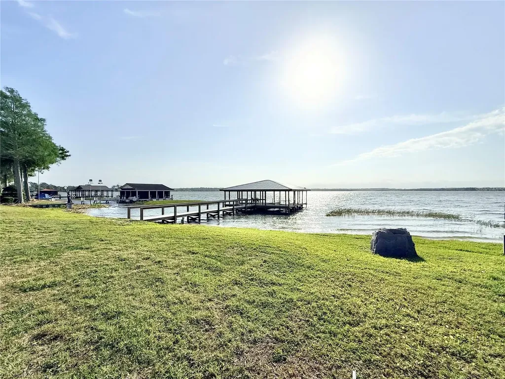 3155 Lakeshore Drive Mount Dora FL 32757