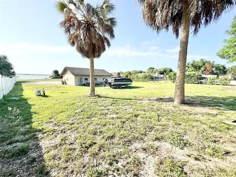 3155 Lakeshore Drive Mount Dora FL 32757