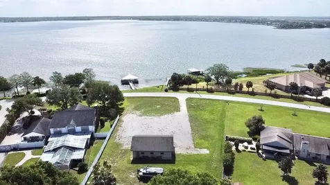 3155 Lakeshore Drive Mount Dora FL 32757
