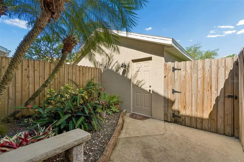 18529 Pebble Lake Court Tampa FL 33647