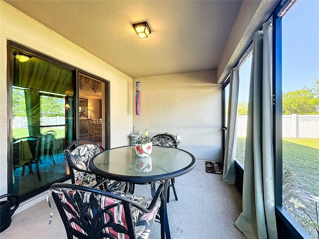 817 Laurel View Way Groveland FL 34736