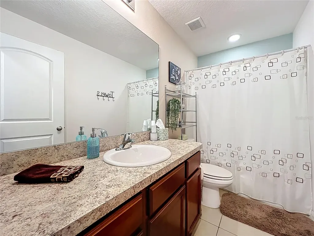 817 Laurel View Way Groveland FL 34736