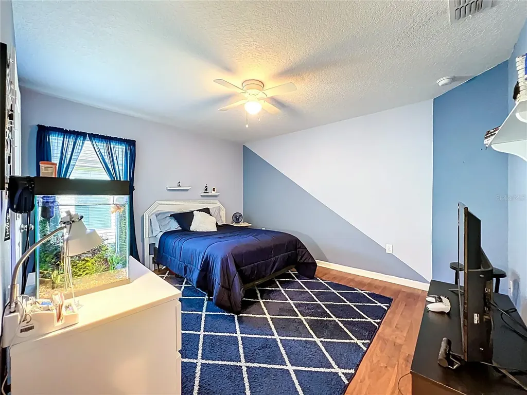 817 Laurel View Way Groveland FL 34736