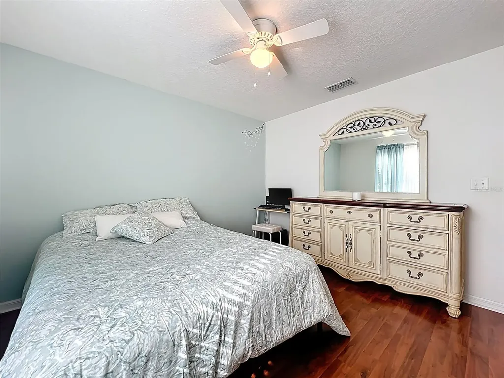 817 Laurel View Way Groveland FL 34736