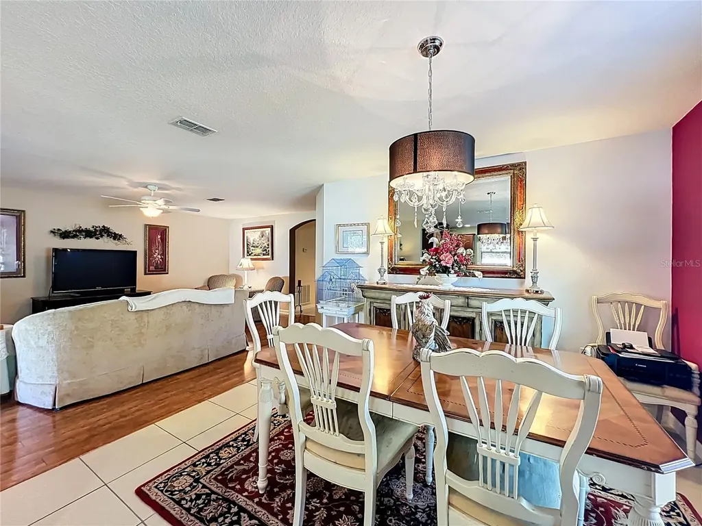 817 Laurel View Way Groveland FL 34736
