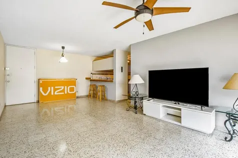 Cond. Laguna Gardens Ii 2 Avenue Laguna Carolina PR 00979