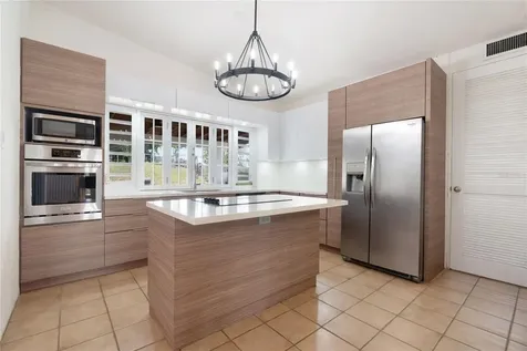 2 Sunset Boulevard Guaynabo PR 00969