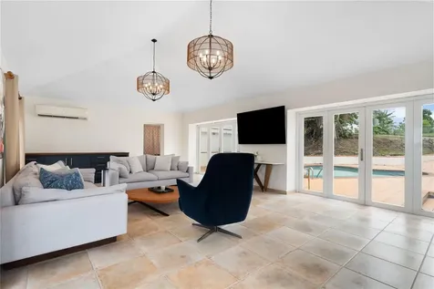 2 Sunset Boulevard Guaynabo PR 00969