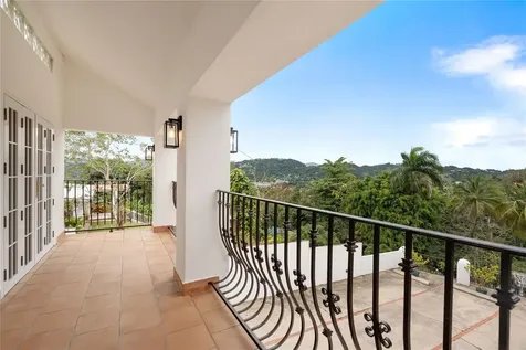 2 Sunset Boulevard Guaynabo PR 00969