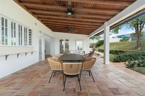 2 Sunset Boulevard Guaynabo PR 00969