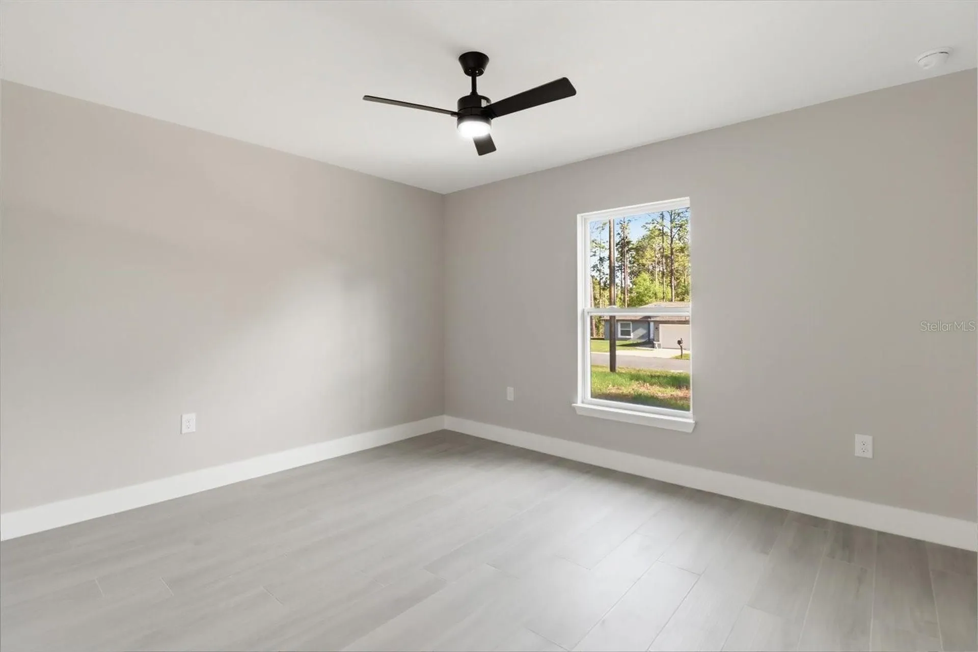 1940 W Quaker Lane Citrus Springs FL 34434