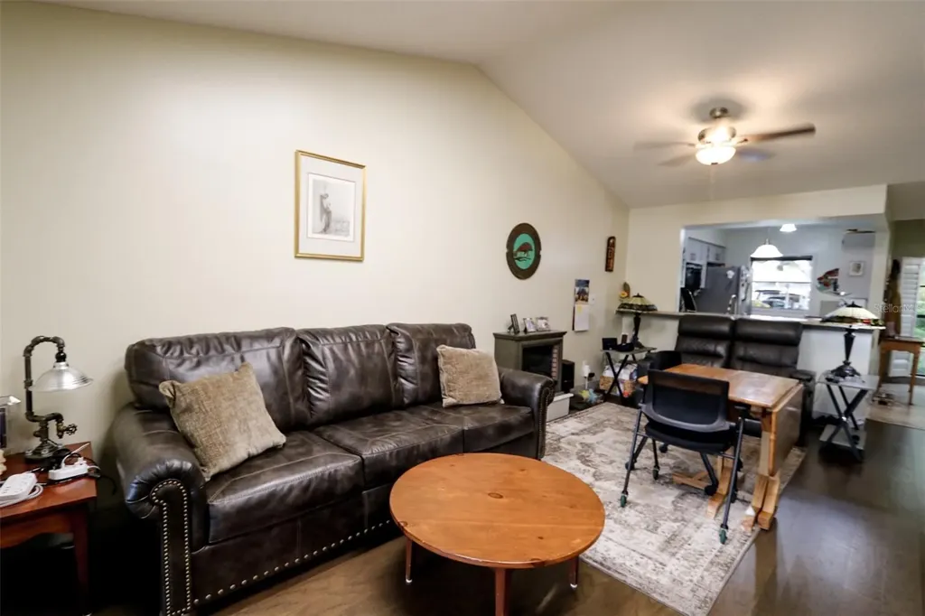 323 Knottwood Court Sun City Center FL 33573
