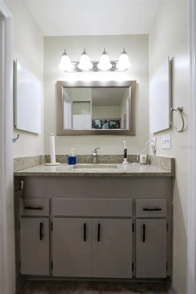 323 Knottwood Court Sun City Center FL 33573