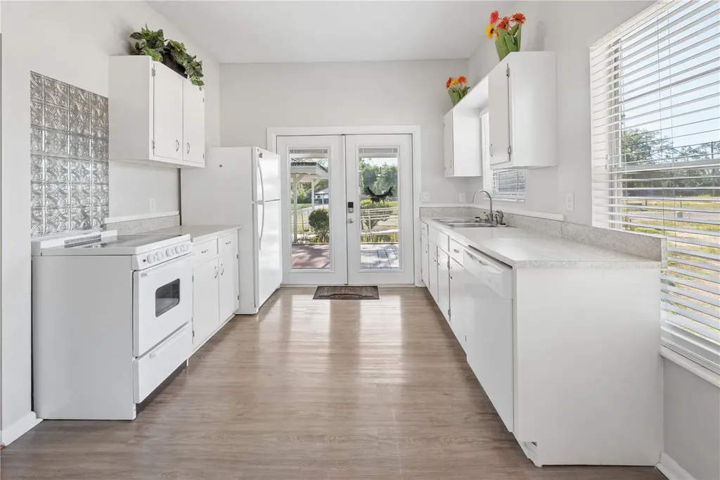 25749 SW 1st Avenue Newberry FL 32669