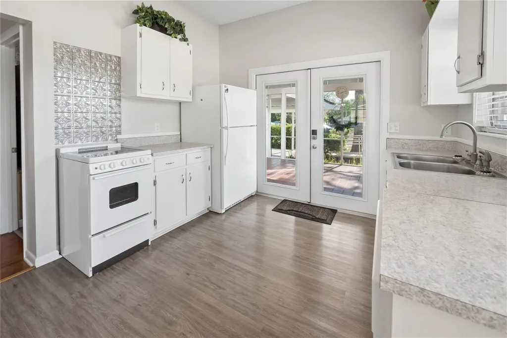 25749 SW 1st Avenue Newberry FL 32669