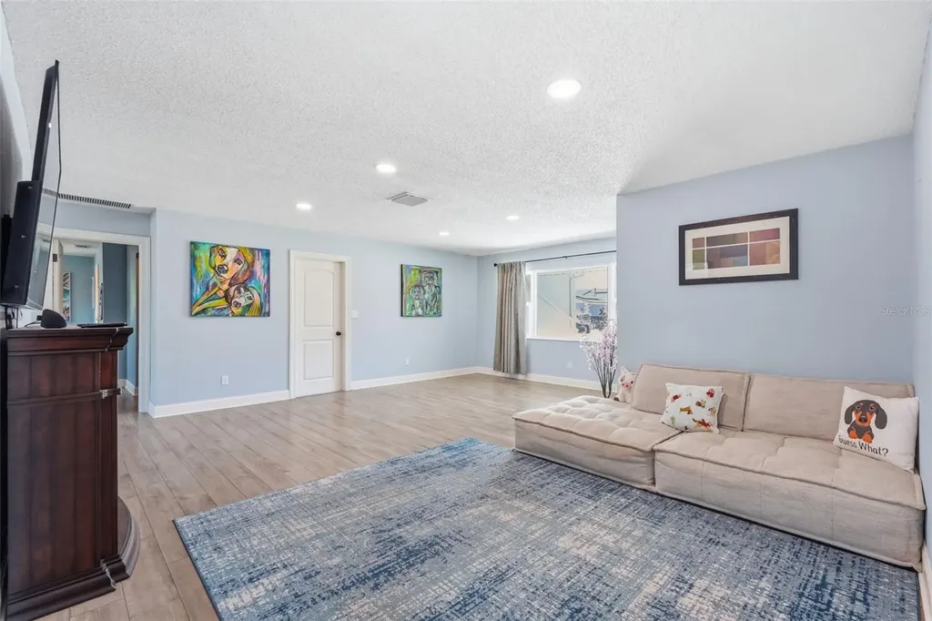 9276 N 79th Avenue Seminole FL 33777