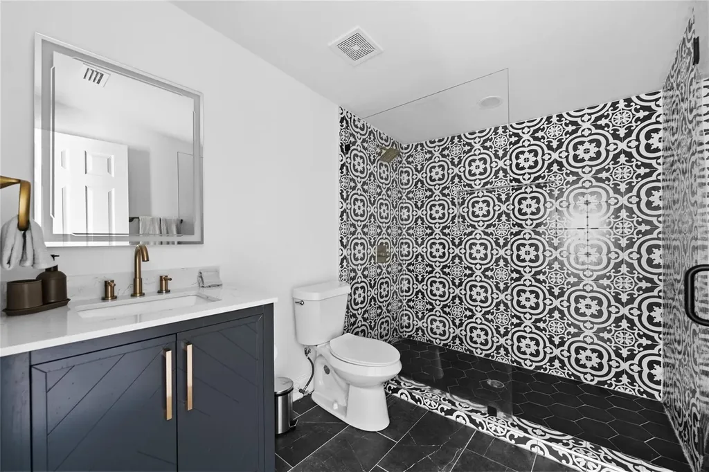 680 25th Avenue S St Petersburg FL 33705