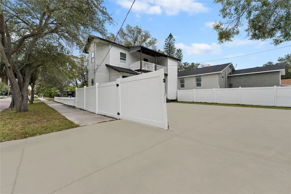 680 25th Avenue S St Petersburg FL 33705